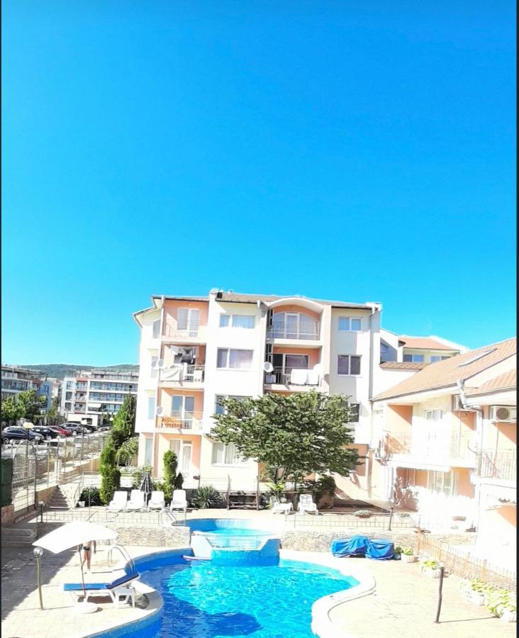 Ferienwohnung Le Premiere Randevu Sweti Wlas Exterior foto